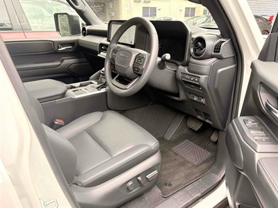 2025 Toyota Land Cruiser Prado - Thumbnail