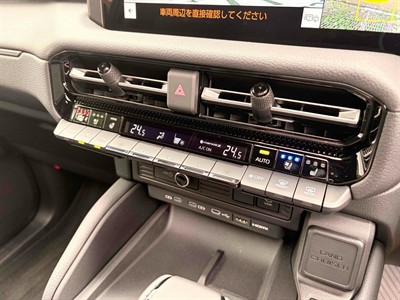 2025 Toyota Land Cruiser Prado - Thumbnail