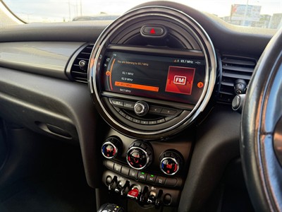 2017 Mini Cooper - Thumbnail