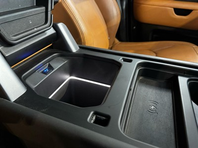 2022 Land Rover Defender - Thumbnail