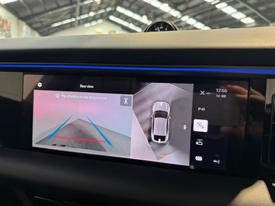 2025 Porsche Macan - Thumbnail