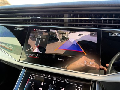 2019 Audi Q8 - Thumbnail