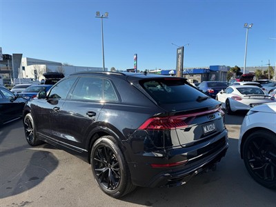 2019 Audi Q8 - Thumbnail