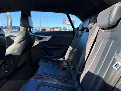2019 Audi Q8 - Thumbnail