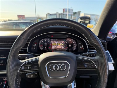 2019 Audi Q8 - Thumbnail