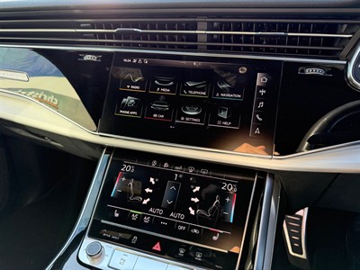 2019 Audi Q8 - Thumbnail