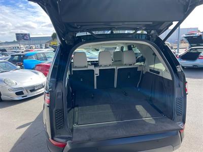 2018 Land Rover Discovery - Thumbnail