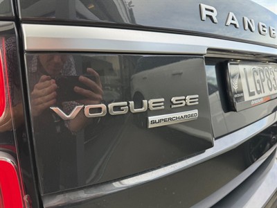2018 Land Rover Range Rover - Thumbnail