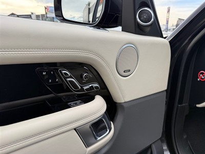2018 Land Rover Range Rover - Thumbnail