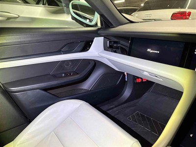 2021 Porsche Taycan - Thumbnail