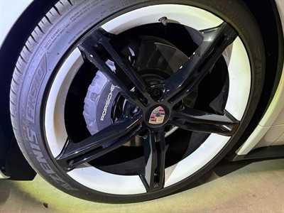 2021 Porsche Taycan - Thumbnail