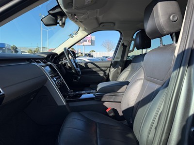 2018 Land Rover Discovery - Thumbnail