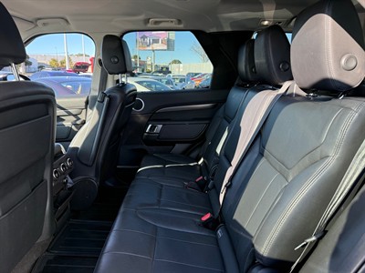 2018 Land Rover Discovery - Thumbnail