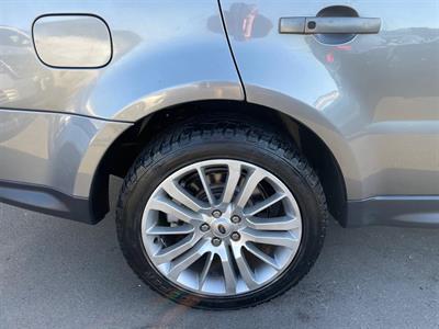 2010 Land Rover Range Rover - Thumbnail