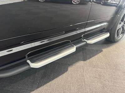 2022 Land Rover Defender - Thumbnail