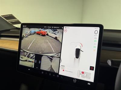 2023 Tesla Model Y - Thumbnail