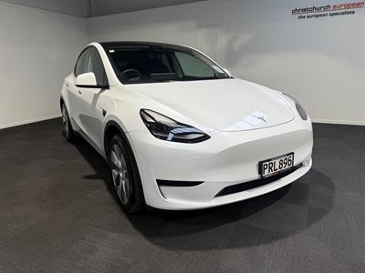 2023 Tesla Model Y - Thumbnail