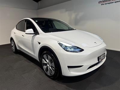 2023 Tesla Model Y - Thumbnail