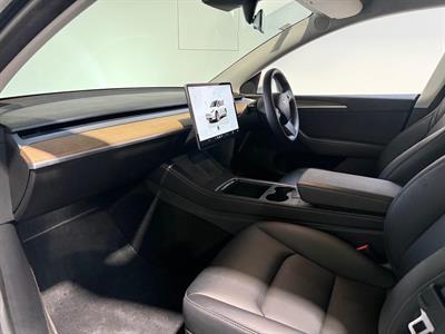 2023 Tesla Model Y - Thumbnail