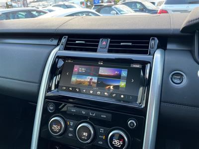 2017 Land Rover Discovery - Thumbnail