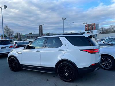 2017 Land Rover Discovery - Thumbnail