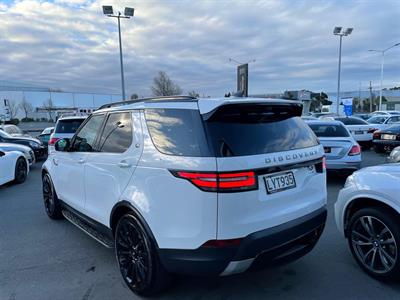 2017 Land Rover Discovery - Thumbnail