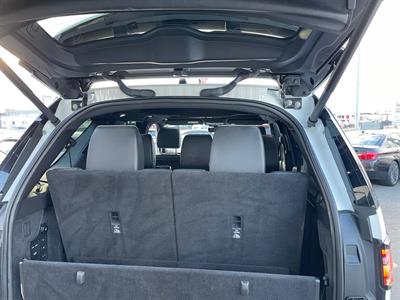 2017 Land Rover Discovery - Thumbnail