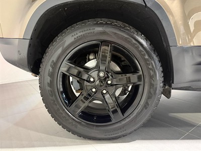 2021 Land Rover Defender - Thumbnail