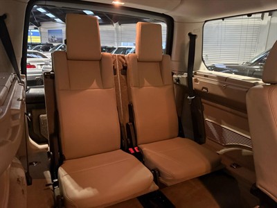 2014 Land Rover Discovery - Thumbnail