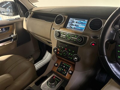 2014 Land Rover Discovery - Thumbnail