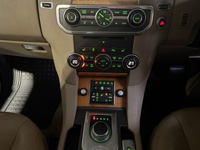 2014 Land Rover Discovery - Thumbnail