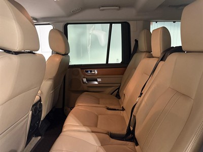 2014 Land Rover Discovery - Thumbnail