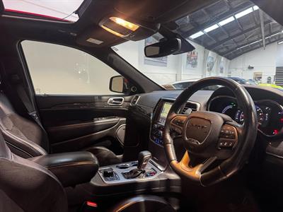 2017 Jeep Grand Cherokee - Thumbnail