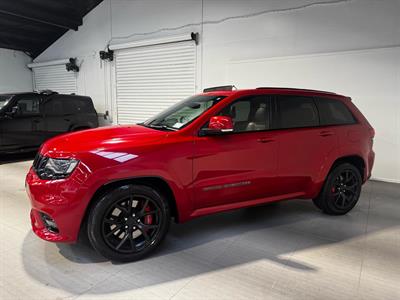 2017 Jeep Grand Cherokee - Thumbnail