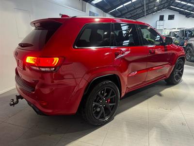 2017 Jeep Grand Cherokee - Thumbnail