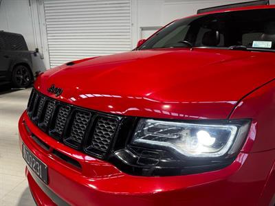 2017 Jeep Grand Cherokee - Thumbnail