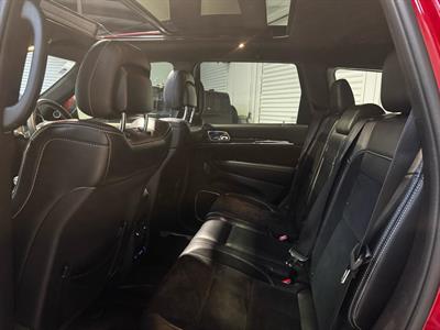 2017 Jeep Grand Cherokee - Thumbnail