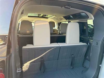2021 Land Rover Defender - Thumbnail