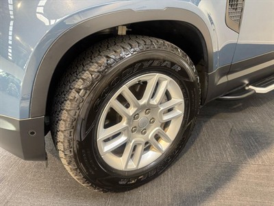 2021 Land Rover Defender - Thumbnail