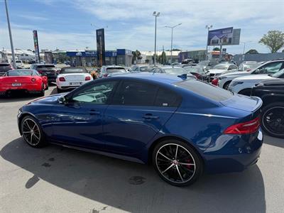 2016 Jaguar XE - Thumbnail