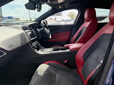 2016 Jaguar XE - Thumbnail