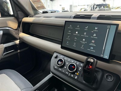 2023 Land Rover Defender - Thumbnail