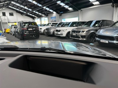 2023 Land Rover Defender - Thumbnail