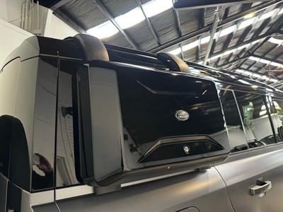2023 Land Rover Defender - Thumbnail