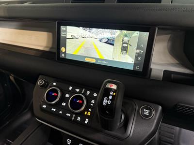 2024 Land Rover Defender - Thumbnail