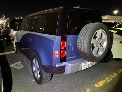 2024 Land Rover Defender - Thumbnail