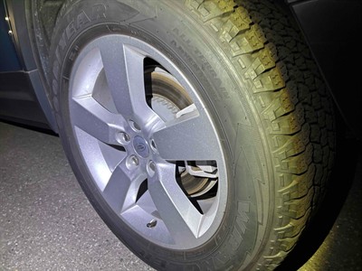 2024 Land Rover Defender - Thumbnail