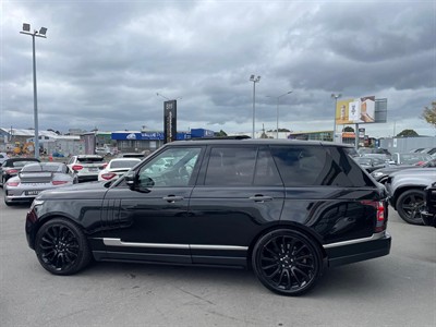 2018 Land Rover Range Rover - Thumbnail