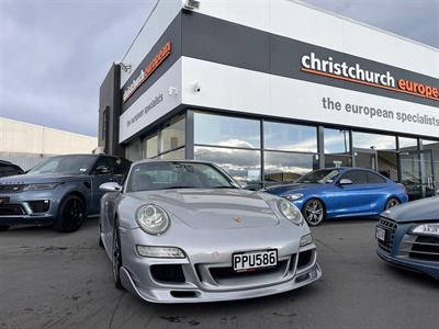 2005 Porsche 911 - Thumbnail