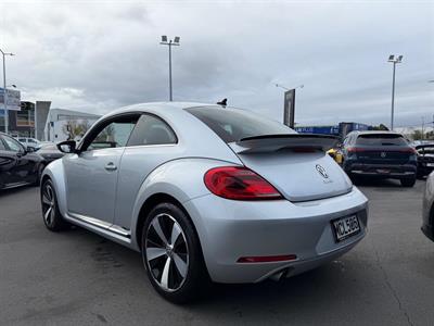 2013 Volkswagen Beetle - Thumbnail